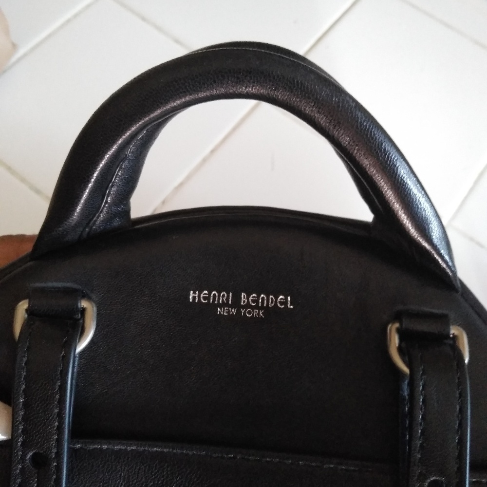 SOLD !!🚨👀Henri Bendel👀🚨 712 backpack - Picture 8 of 8